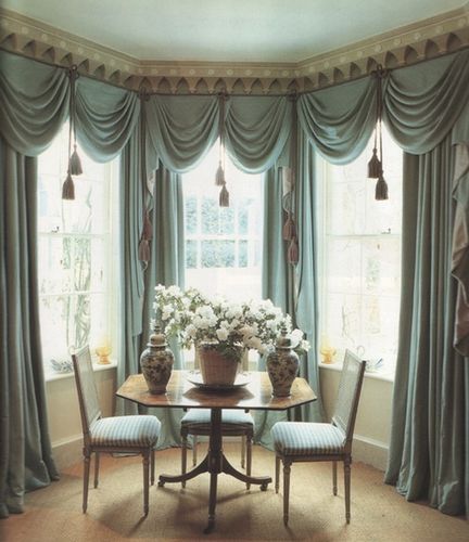 Шторы на эркерное окно (46 фото): гардины для эркерного окна в гостиной, эркер