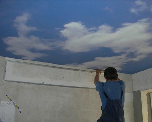Стены из гипсокартона и натяжной потолок: крепление и монтаж, как завести