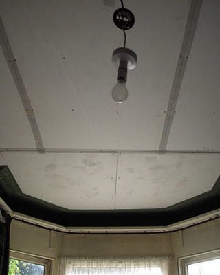 Технология монтажа одноуровневого и двухуровневого потолка из гипсокартона и его отделка с фото и видео