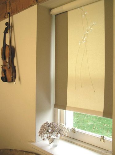 Тканевые рулонные жалюзи (42 фото): ткань для рулонных штор на пластиковые окна, как стирать