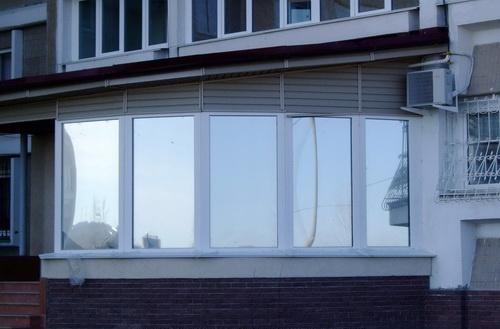 Тонировка балкона: как затемнить окна?