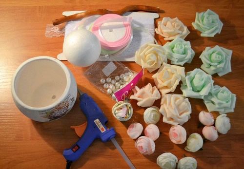 Топиарий из фоамирана: мастер класс из роз, фото из цветов, как сделать своими руками, новогодний топиарий, денежное дерево, видео