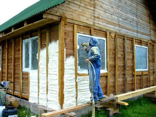 Утепление деревянного дома снаружи: критерии выбора материалов