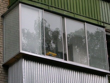 Застеклить балкон – цены, обзор материалов и практические советы